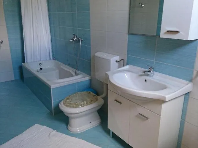 Marta - One Bedroom With Sea View شقة