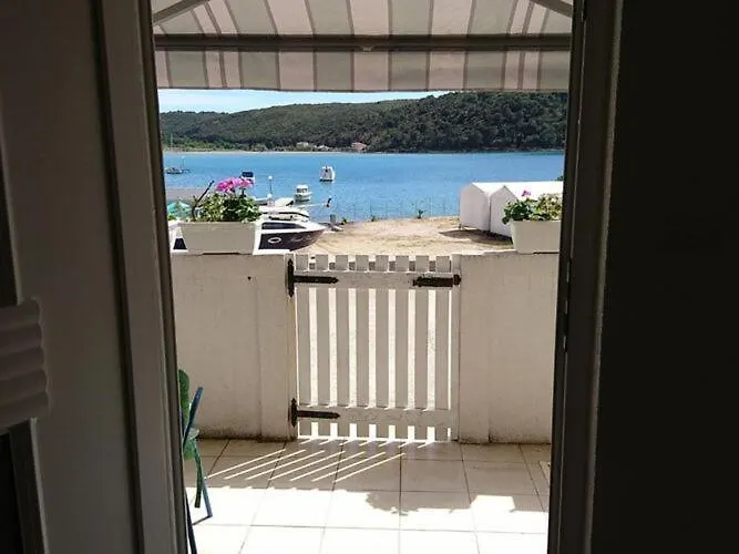 Marta - One Bedroom With Sea View شقة راب